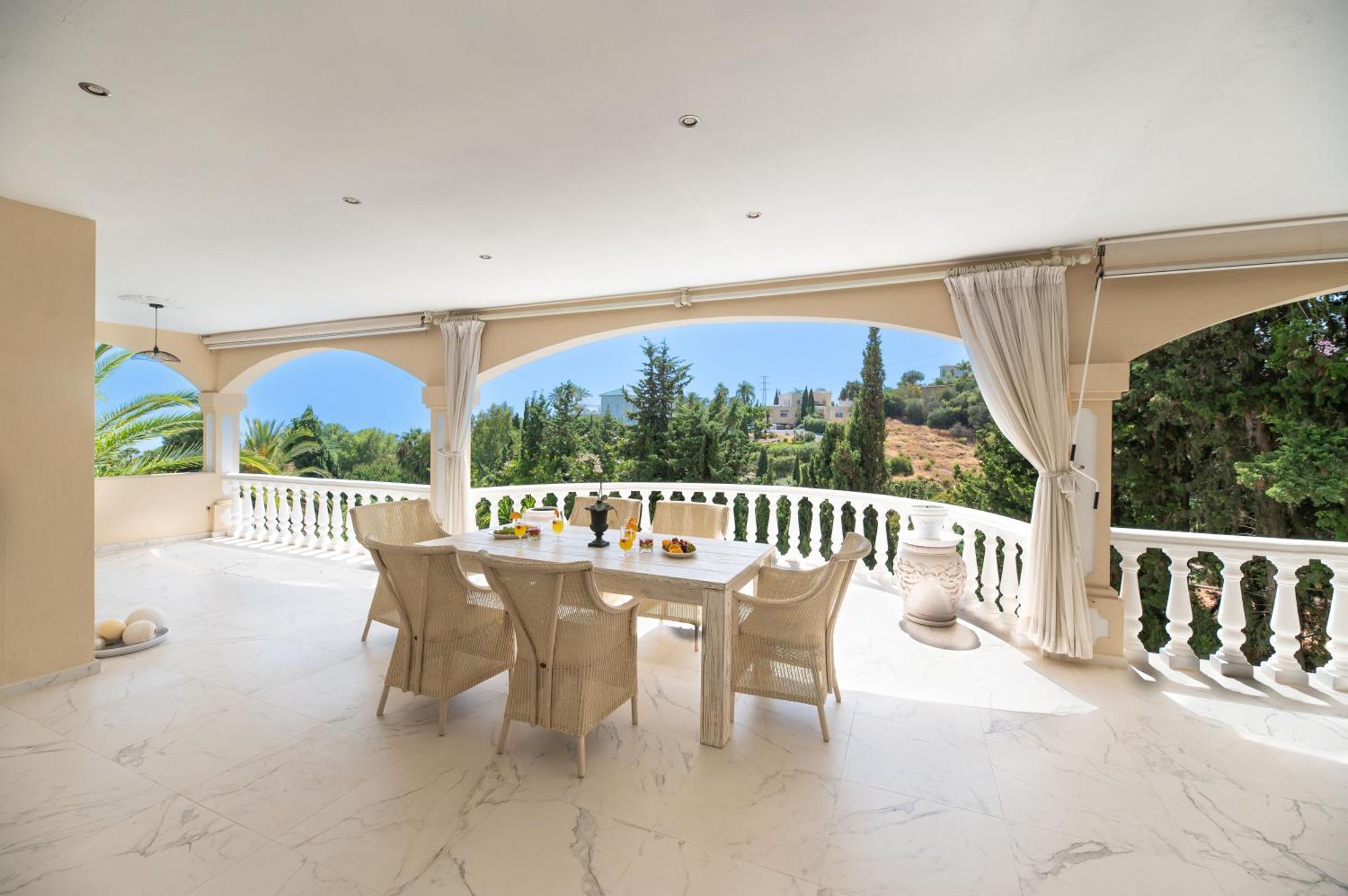 Apartamento 4 Bdrm Andalusian W Cinema & Sea Views Marbella