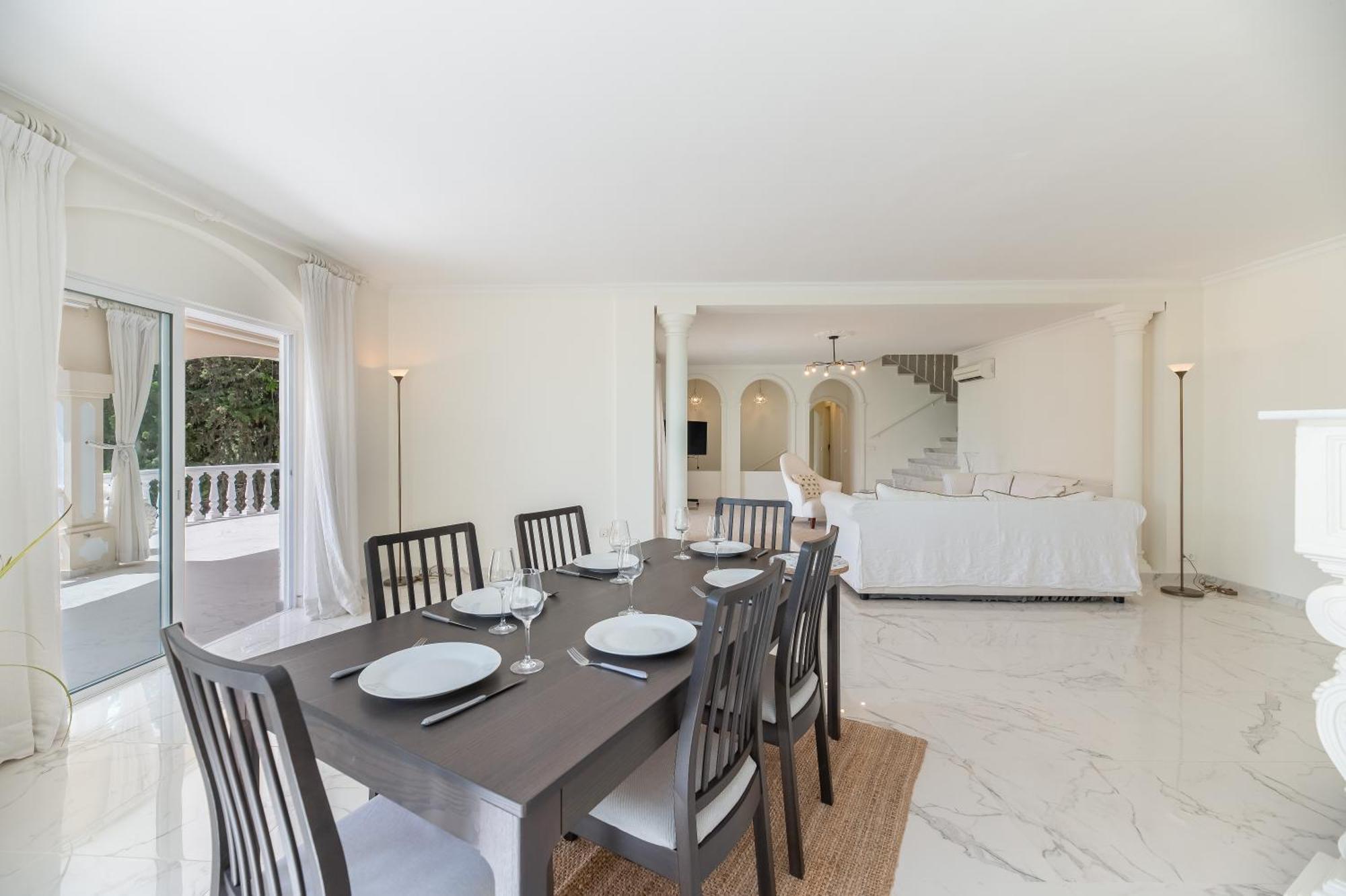 Apartamento 4 Bdrm Andalusian W Cinema & Sea Views Marbella