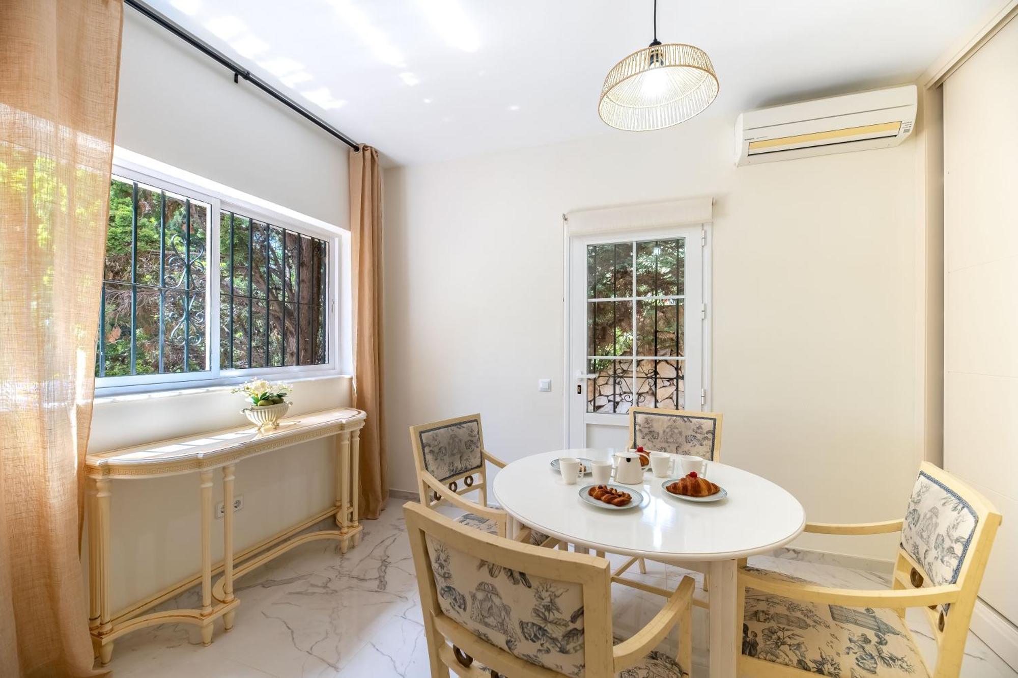 Apartamento 4 Bdrm Andalusian W Cinema & Sea Views *