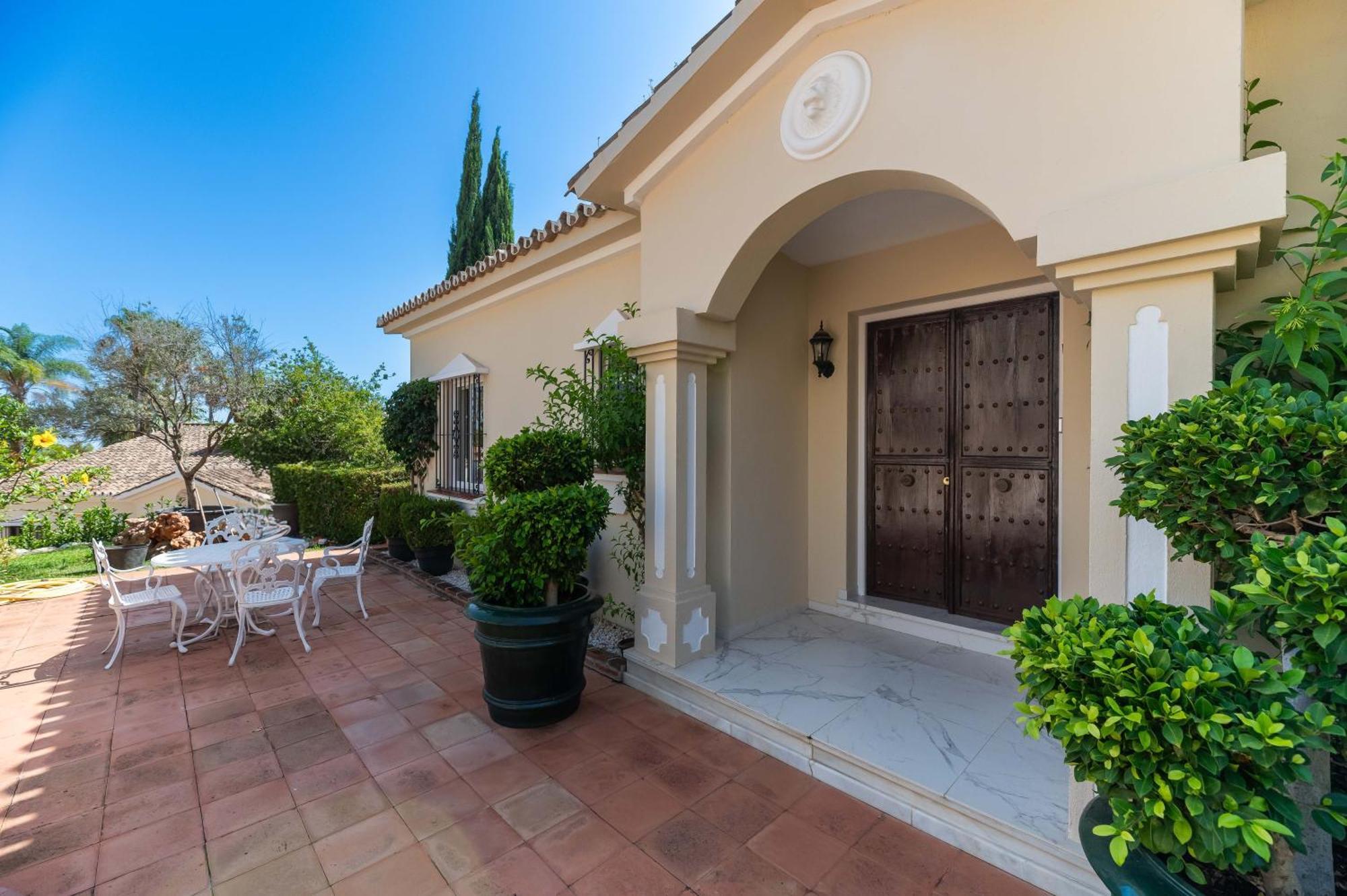 Apartamento 4 Bdrm Andalusian W Cinema & Sea Views Marbella