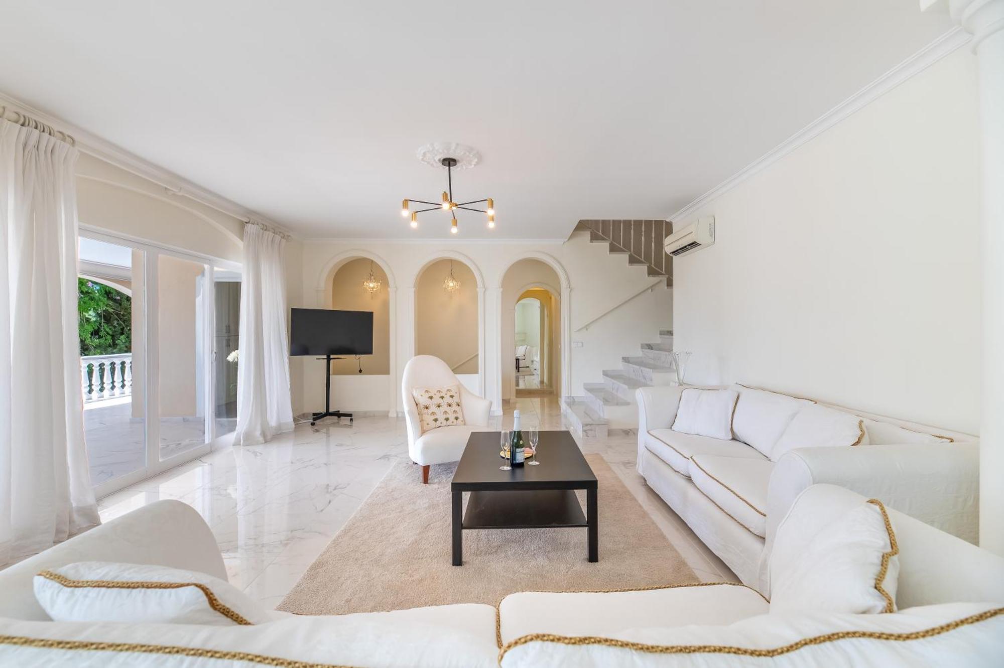 Apartamento 4 Bdrm Andalusian W Cinema & Sea Views *