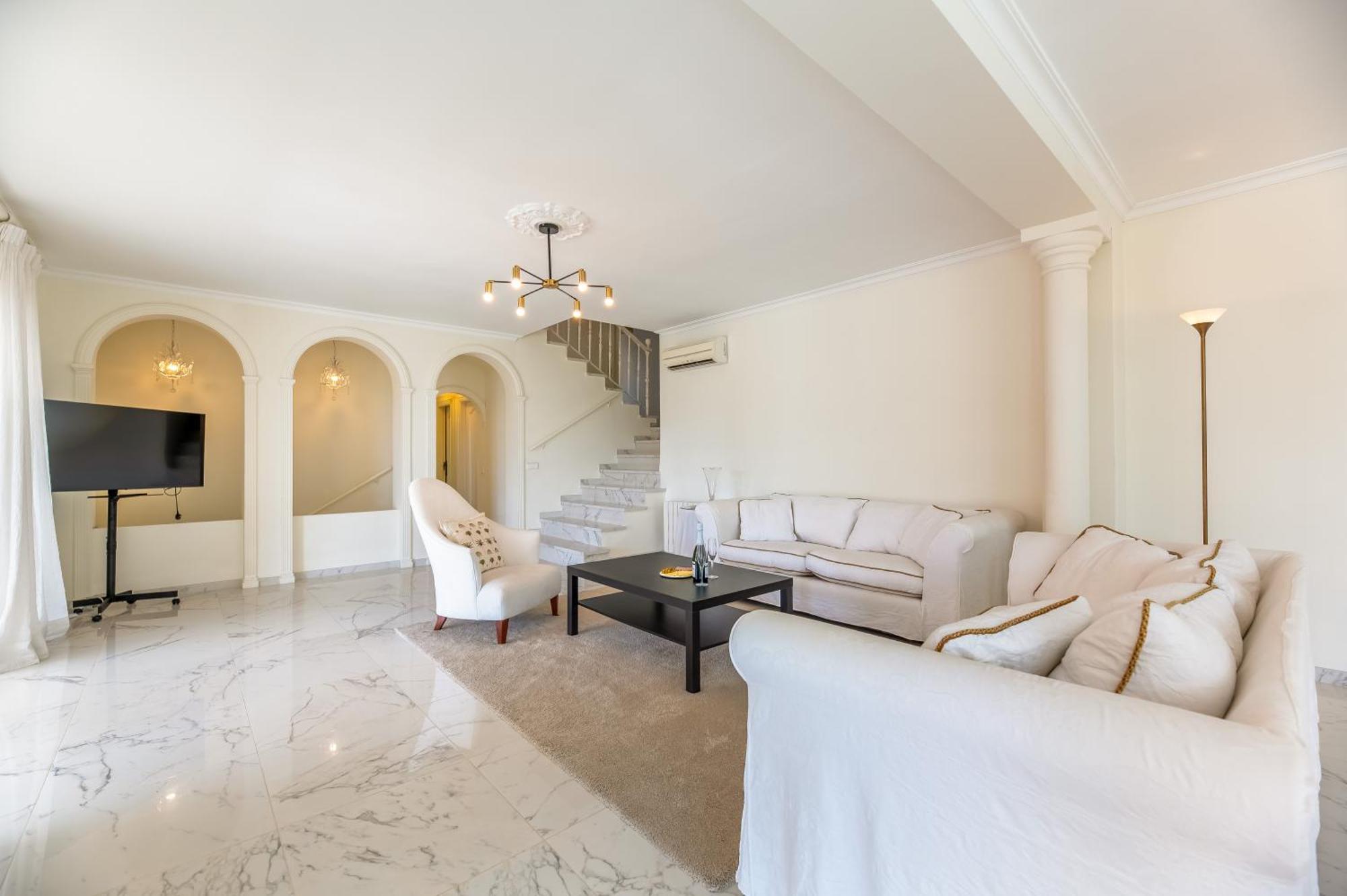 4 Bdrm Andalusian W Cinema & Sea Views Appartamento