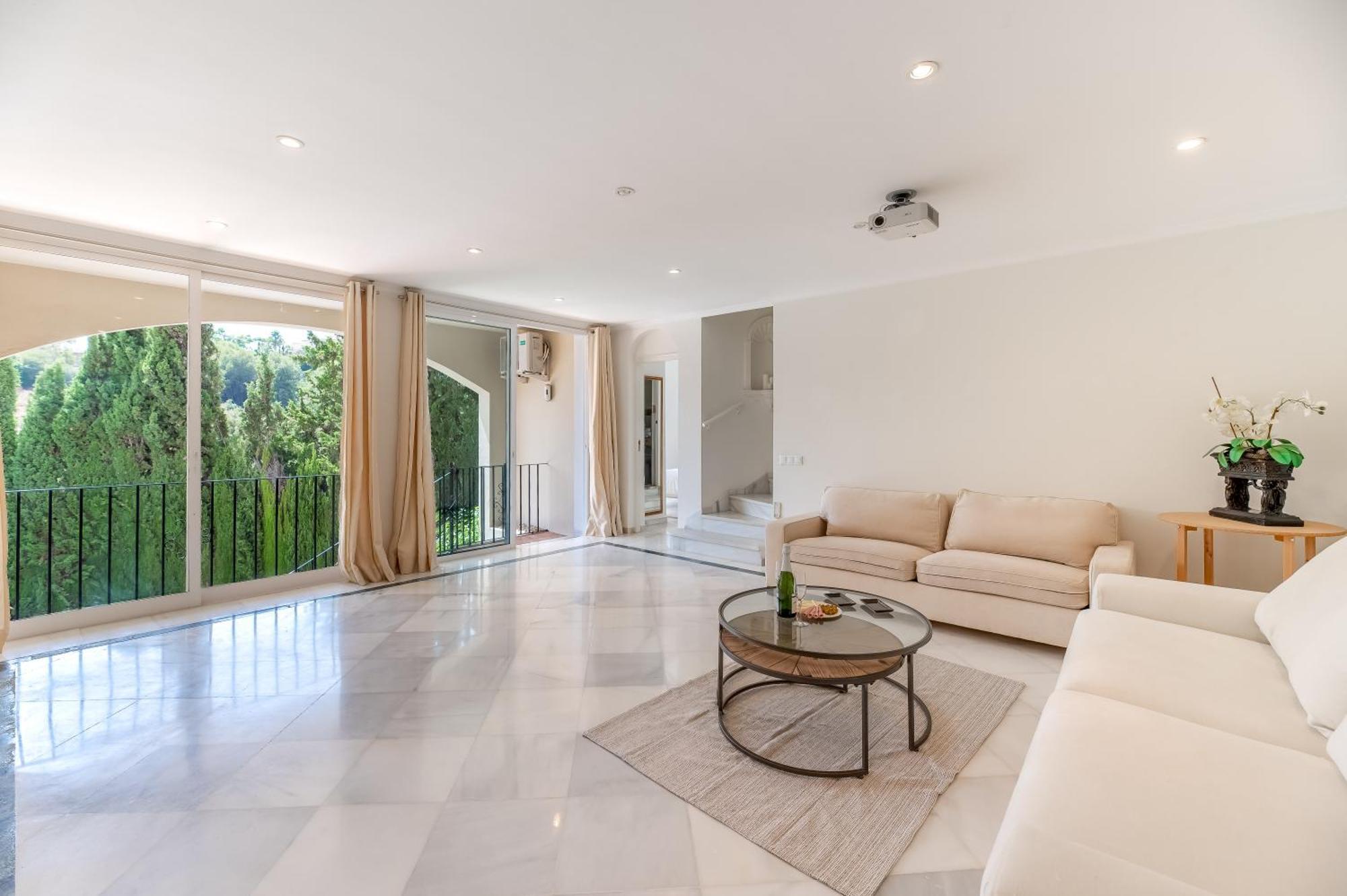 4 Bdrm Andalusian W Cinema & Sea Views Appartamento