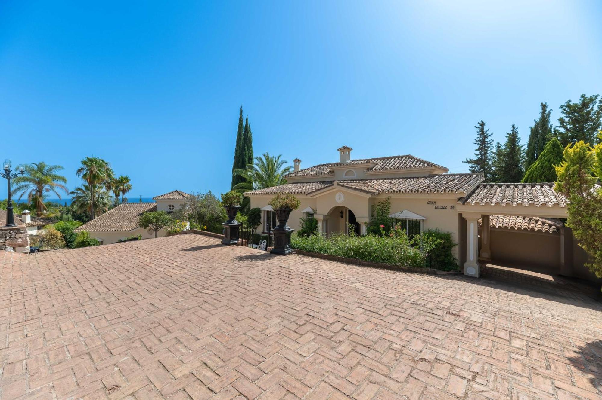 4 Bdrm Andalusian W Cinema & Sea Views Appartamento